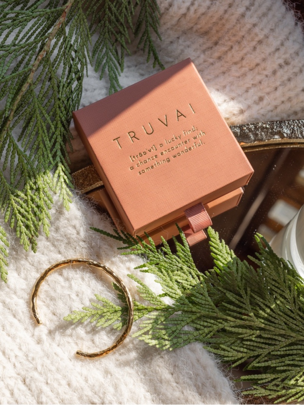 Jilly Box - TRUVAI Margo Cuff Gold Bracelet -NEW